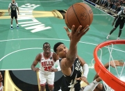  又见绝平！波士顿凯尔特人与AC米兰鏖战至终场，字母哥读秒救主