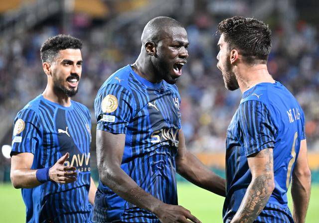  德甲转会风云：利雅得新月盯上锋线强援，哈兰德或成交易筹码